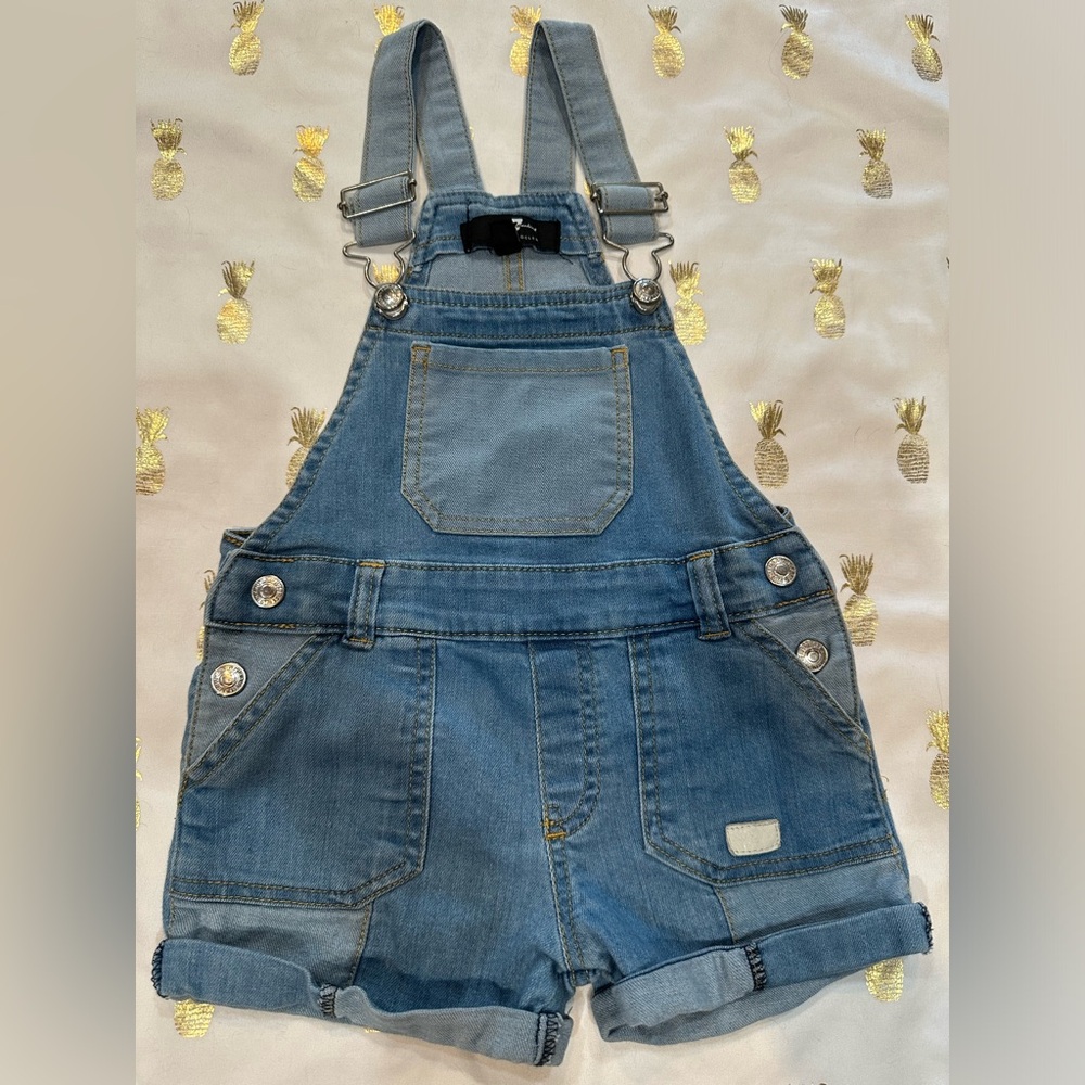 7 For All Mankind Denim Overalls Girls/Baby 24M Great condition. Snap sides.